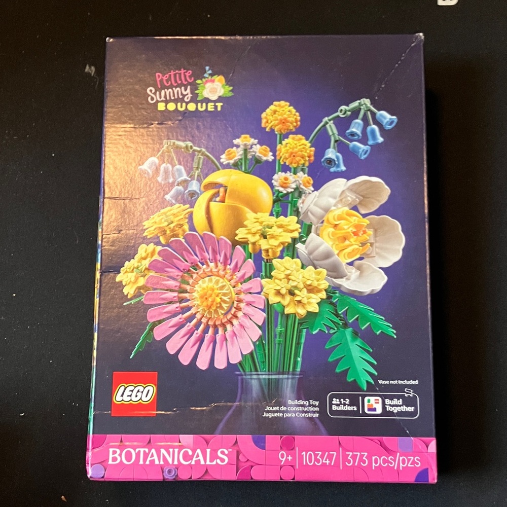 Lego Botanicals Petite Sunny Bouquet — Pink, Yellow, White, Blue, Green
